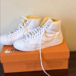 Women’s Nike high tops 7.5 us